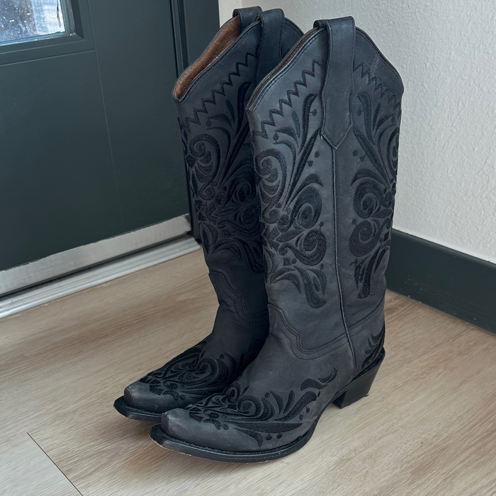 Circle G Black Embroidered Cowboy Boots